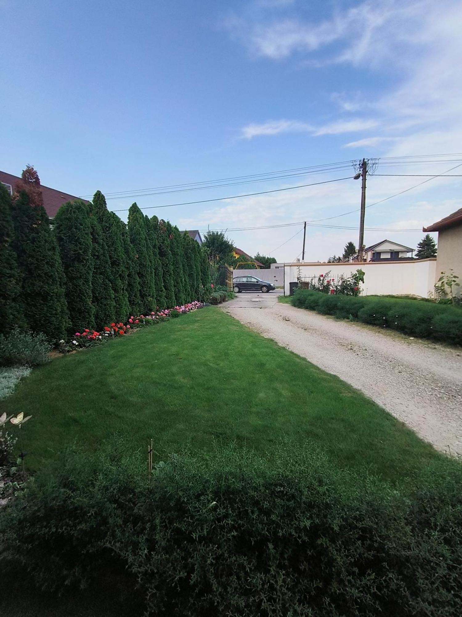 Modern & Cozy House With 3 Bed Rooms And Garden Pressburg Exterior foto